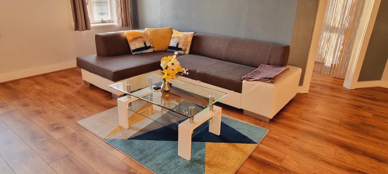 Modern And Spacious Swansea Centre Apartment Exterior photo