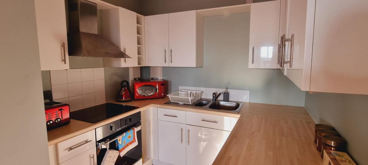 Modern And Spacious Swansea Centre Apartment Exterior photo