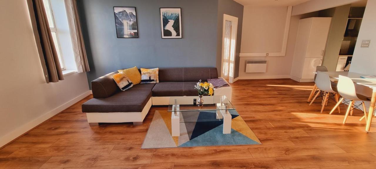 Modern And Spacious Swansea Centre Apartment Exterior photo